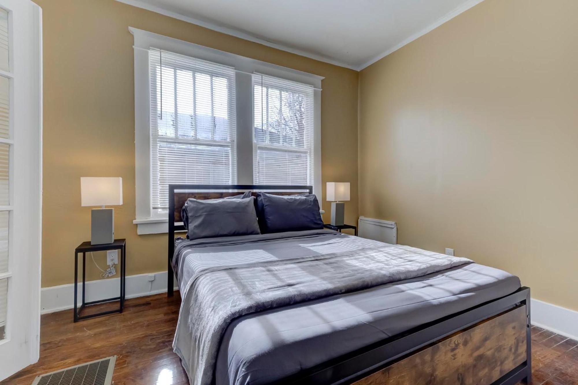 Charming Cooper-Young Flat In The Heart Of Memphis Exterior photo